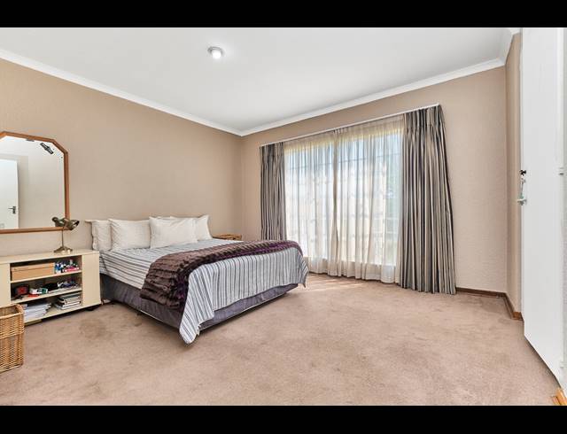 4 BEDROOM HOUSE FOR SALE IN STRUBENSVALLEI